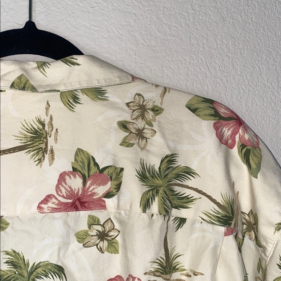 🎱Men’s “We live in the sun” partially Sick button up Hawaiian style shirt! - Picture 4 of 9